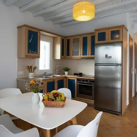 Holiday home Charming 3 Bd House In Village *