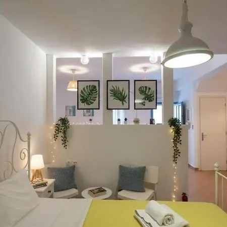 Holiday home Charming 3 Bd House In Village