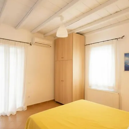 Charming 3 Bd House In Village Holiday home Ano Mera