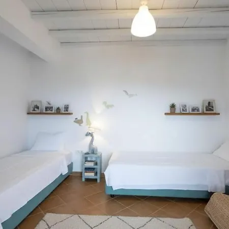 Charming 3 Bd House In Village Holiday home *