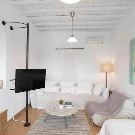 Charming 3 Bd House In Village *