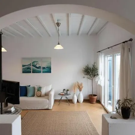 Charming 3 Bd House In Village *