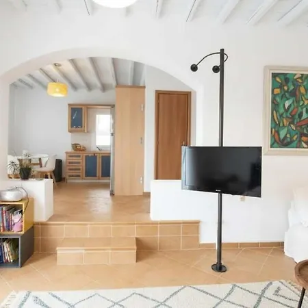 Vakantiehuis Charming 3 Bd House In Village Ano Mera