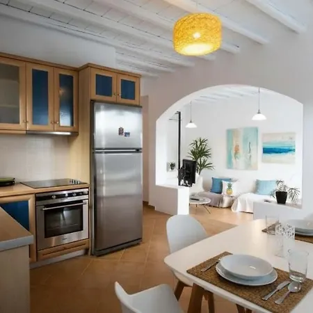 Vakantiehuis Charming 3 Bd House In Village