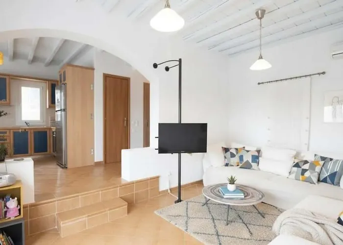 Charming 3 Bd House In Village *