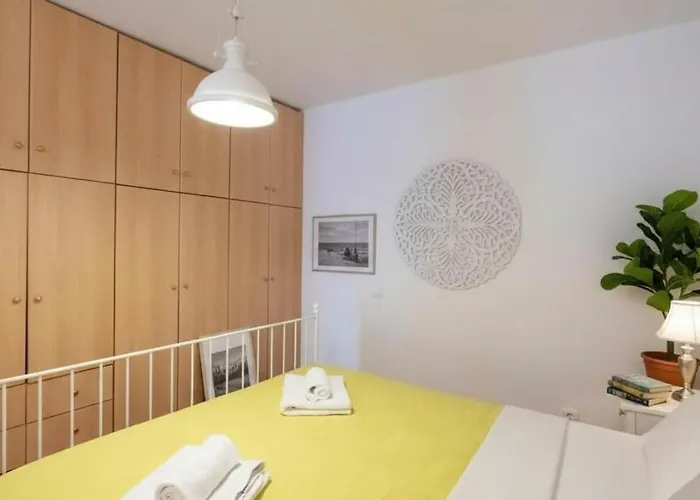 Charming 3 Bd House In Village